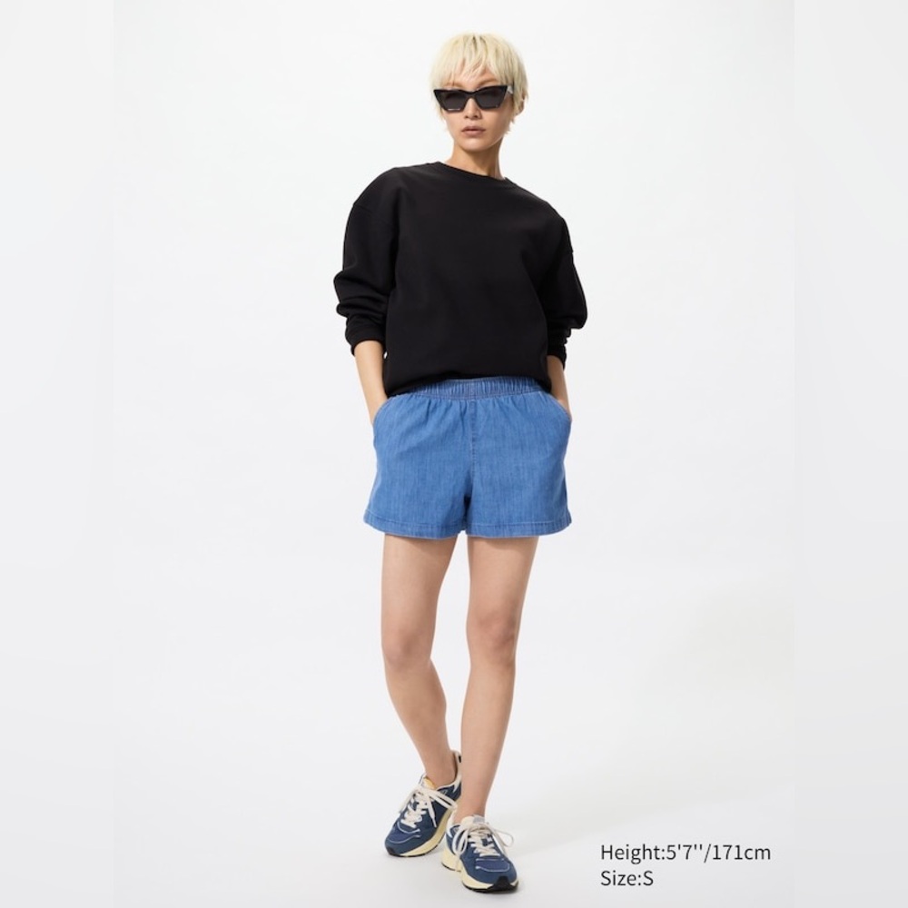 Uniqlo women’s cotton easy denim shorts (pull on) elastic waist size small
